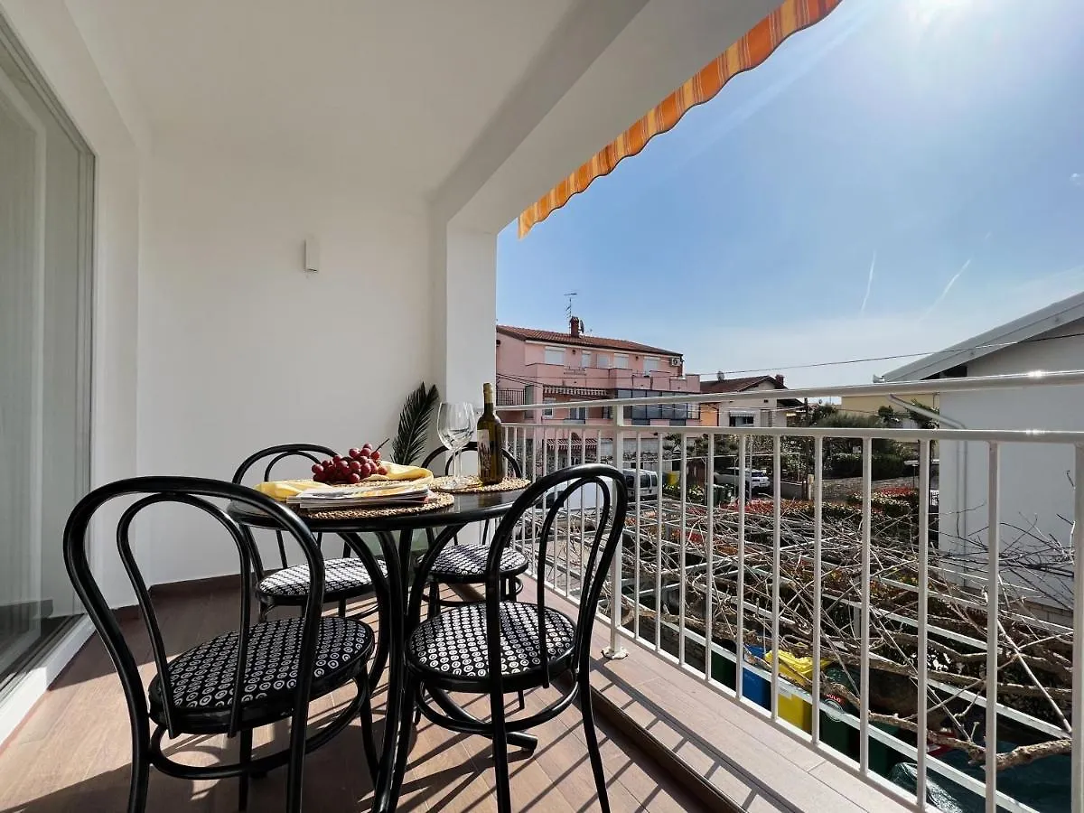 Apartments Teodora Maria Novigrad Istria 0*,